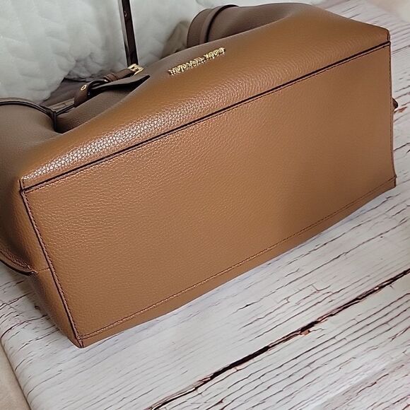 MICHAEL KORS Large Pebble Grained Tote Bag - Picture 12 of 16